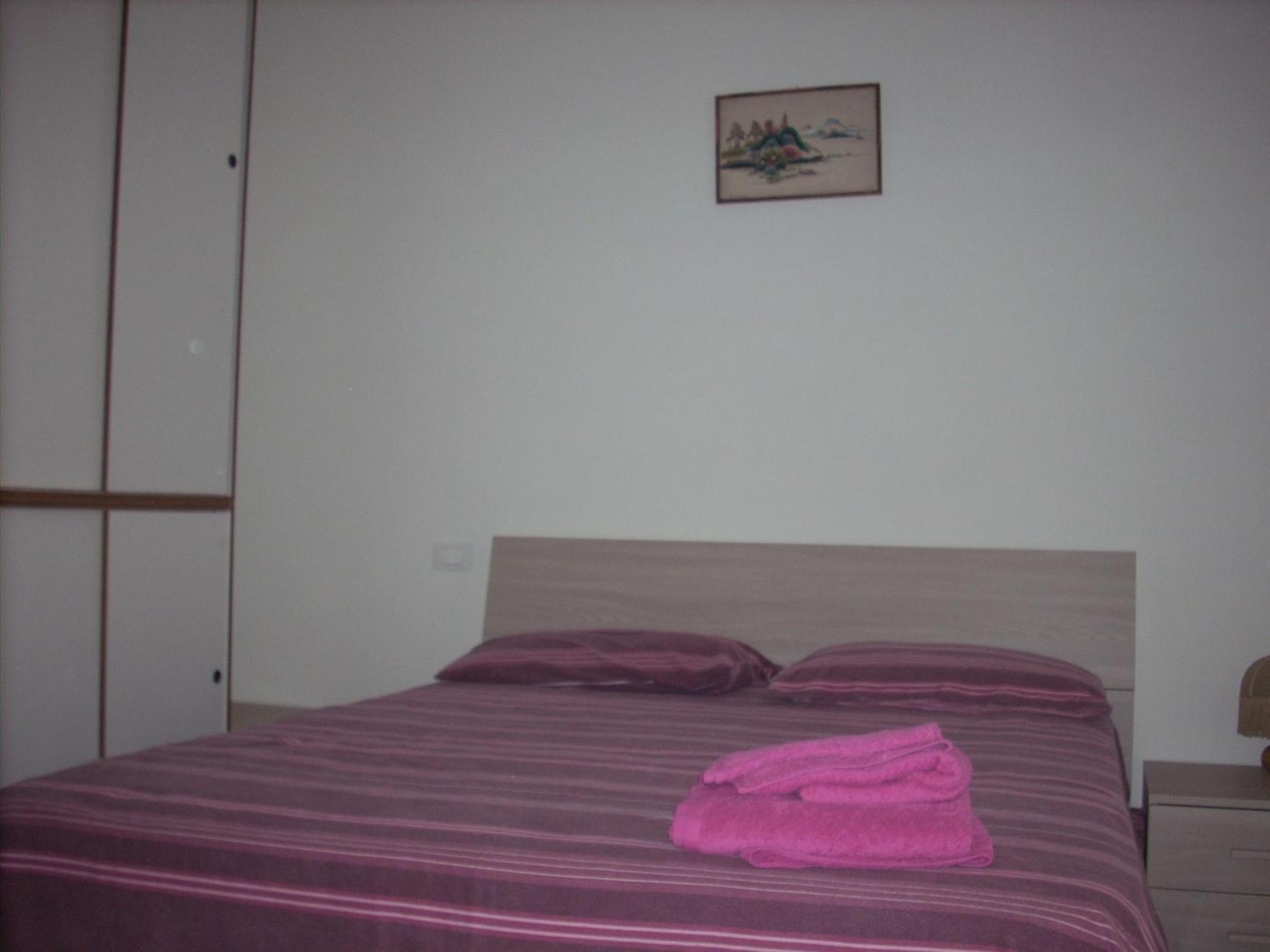 B&B Da Toni Taglio Di Po Luaran gambar