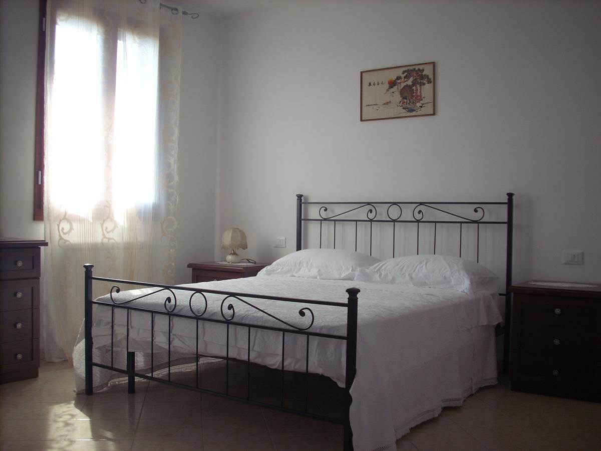 B&B Da Toni Taglio Di Po Luaran gambar